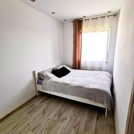 Uroczy Apartament 2 Pokojowy W Okolicy Jeziora I Lasu 10min Do Centrum Lejlighed Bartag